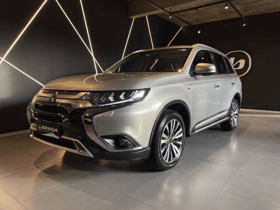 MITSUBISHI OUTLANDER 3.0 MIVEC V6 GASOLINA HPE-S AWD AUTOMÁTICO MITSUBISHI OUTLANDER 3.0 MIVEC V6 GASOLINA HPE-S AWD AUTOMÁTICO